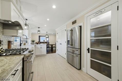 35 Stuart Street Waldwick NJ 07463