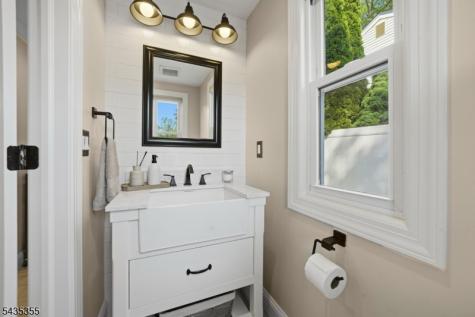 35 Stuart Street Waldwick NJ 07463