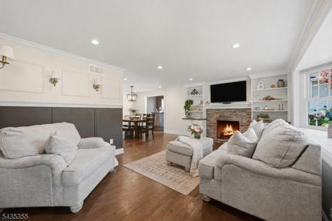 35 Stuart Street Waldwick NJ 07463