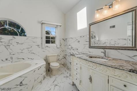 2 Quincy Drive Jefferson NJ 07438