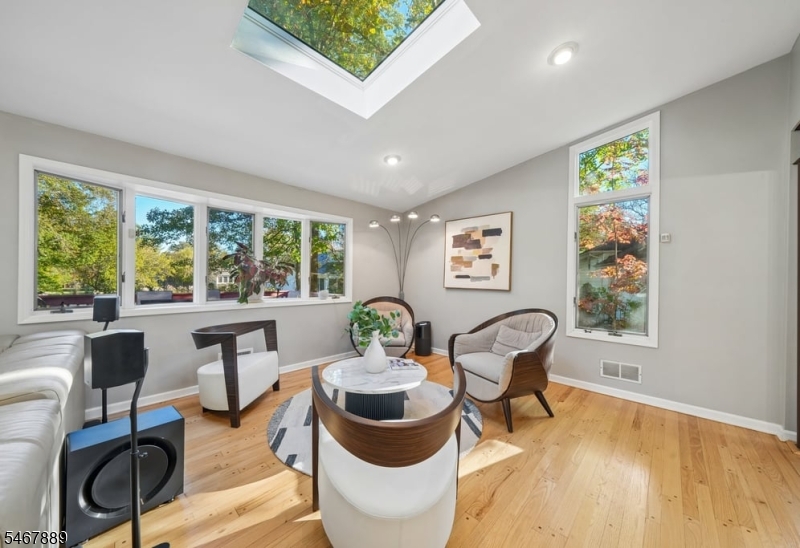 85 Ridge Drive Livingston NJ 07039