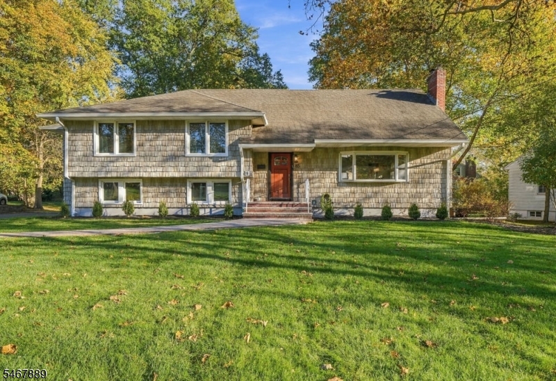 85 Ridge Drive Livingston NJ 07039
