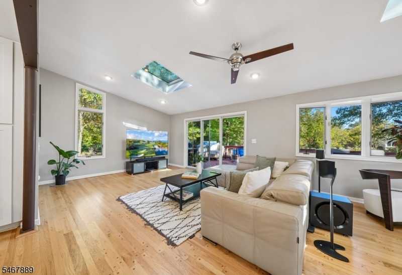 85 Ridge Drive Livingston NJ 07039