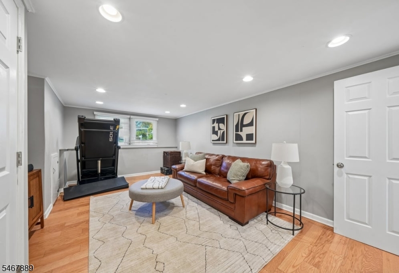 85 Ridge Drive Livingston NJ 07039
