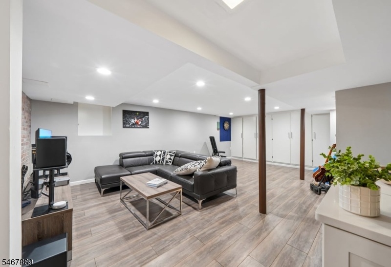 85 Ridge Drive Livingston NJ 07039