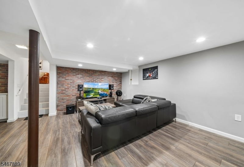 85 Ridge Drive Livingston NJ 07039