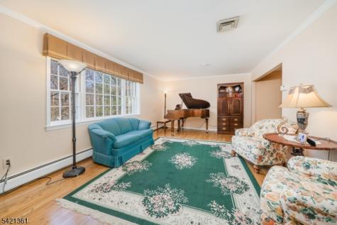 126 Wentworth Drive Berkeley Heights NJ 07922