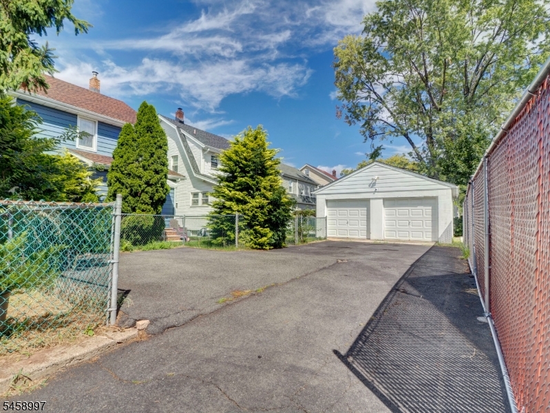 606 E 3rd Avenue Roselle NJ 07203