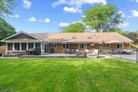 21 Carteret Street West Milford NJ 07480