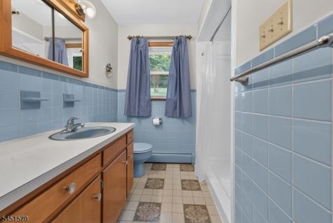 400 Bellis Road Holland NJ 08804