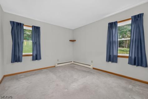 400 Bellis Road Holland NJ 08804