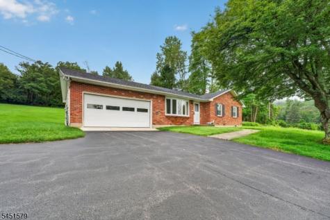 400 Bellis Road Holland NJ 08804