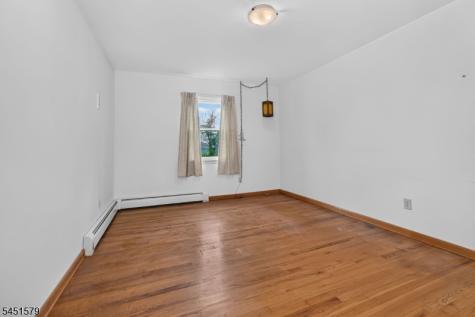 400 Bellis Road Holland NJ 08804