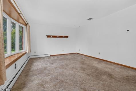400 Bellis Road Holland NJ 08804