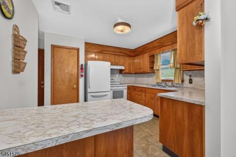400 Bellis Road Holland NJ 08804