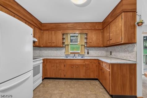 400 Bellis Road Holland NJ 08804