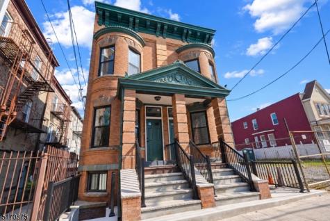 124 Lexington Avenue Jersey City NJ 07304