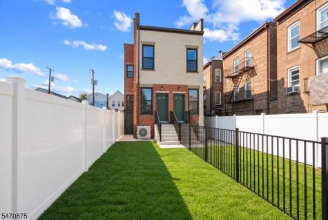 124 Lexington Avenue Jersey City NJ 07304