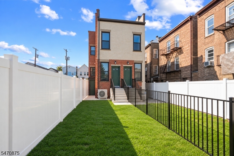 124 Lexington Avenue Jersey City NJ 07304