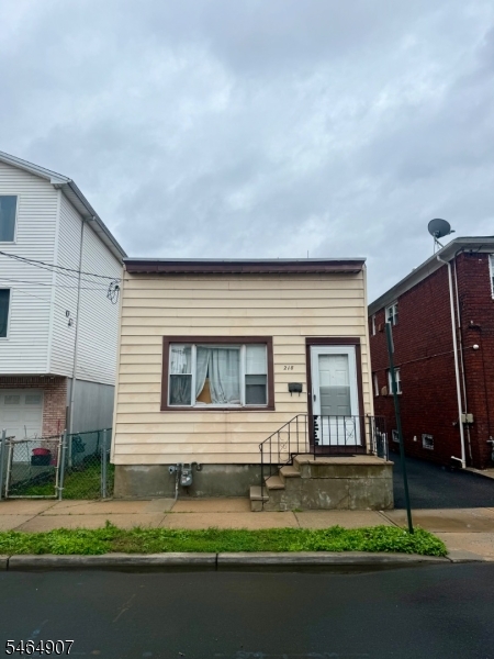 218 Florida Street Elizabeth NJ 07206