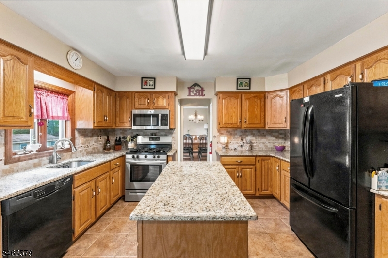 46 Meredith Road Edison NJ 08817
