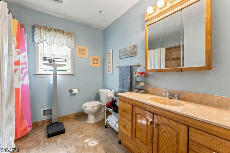 46 Meredith Road Edison NJ 08817
