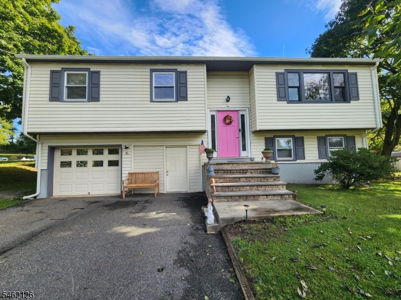 10 Parkview Drive Mansfield NJ 07840