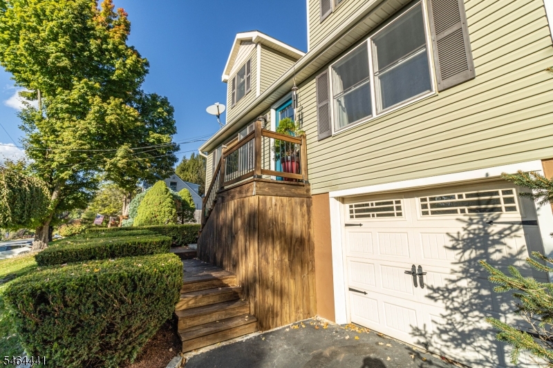 9 Washington Road Ogdensburg NJ 07439