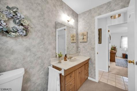92 Lakeview Terrace Oakland NJ 07436