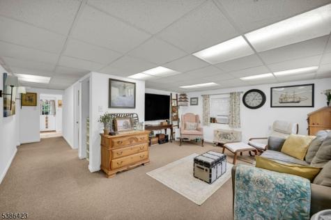 92 Lakeview Terrace Oakland NJ 07436
