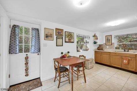 92 Lakeview Terrace Oakland NJ 07436