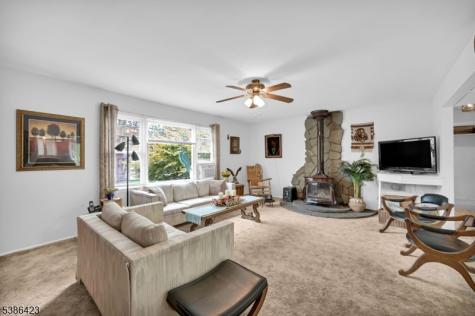 92 Lakeview Terrace Oakland NJ 07436