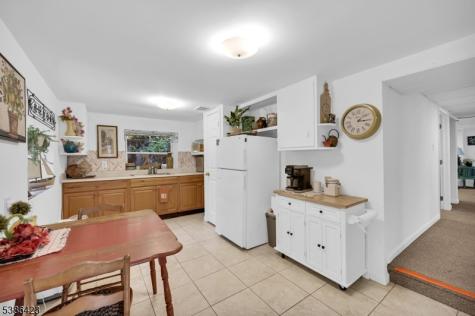 92 Lakeview Terrace Oakland NJ 07436