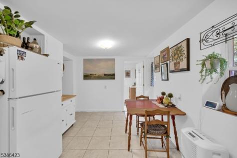 92 Lakeview Terrace Oakland NJ 07436