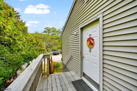 92 Lakeview Terrace Oakland NJ 07436