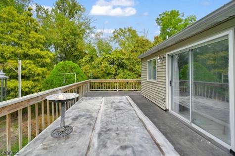 92 Lakeview Terrace Oakland NJ 07436