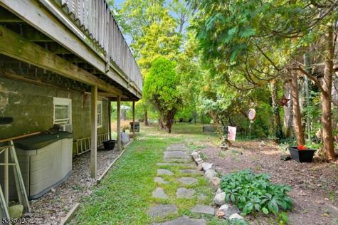 92 Lakeview Terrace Oakland NJ 07436