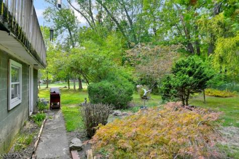 92 Lakeview Terrace Oakland NJ 07436