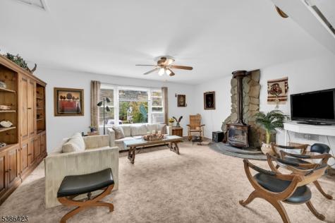 92 Lakeview Terrace Oakland NJ 07436