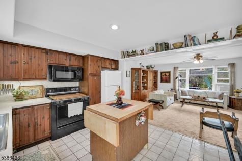92 Lakeview Terrace Oakland NJ 07436