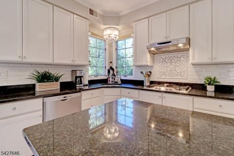30 Baybury Court East Hanover NJ 07936