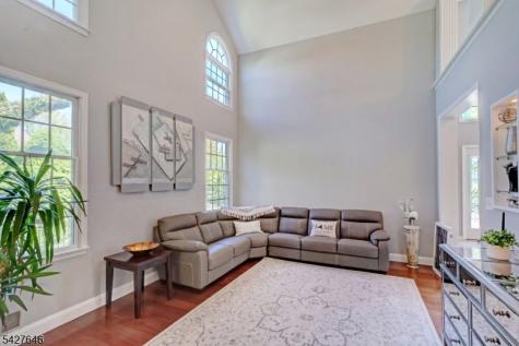 30 Baybury Court East Hanover NJ 07936