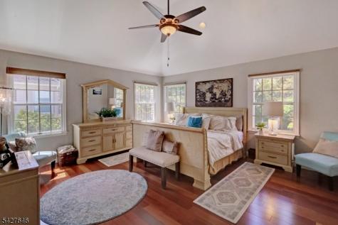 30 Baybury Court East Hanover NJ 07936