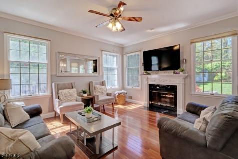 30 Baybury Court East Hanover NJ 07936