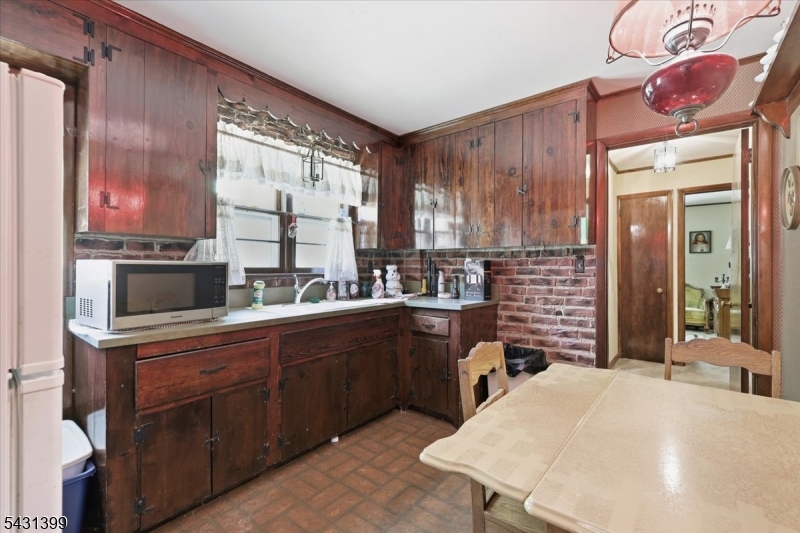 9 Roosevelt Road Readington NJ 08889