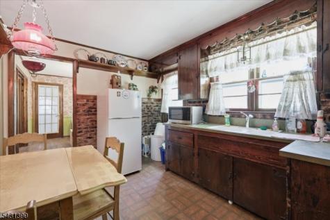 9 Roosevelt Road Readington NJ 08889