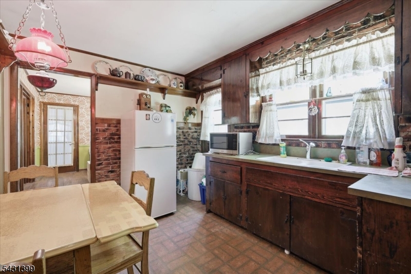 9 Roosevelt Road Readington NJ 08889