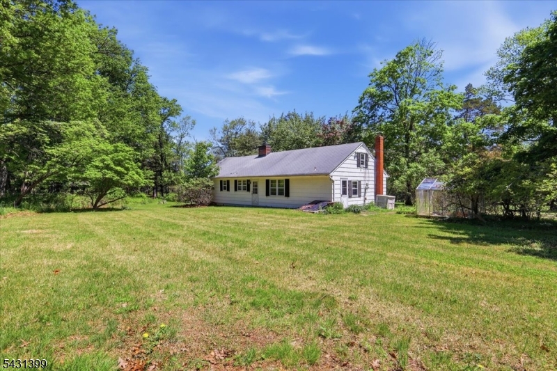 9 Roosevelt Road Readington NJ 08889