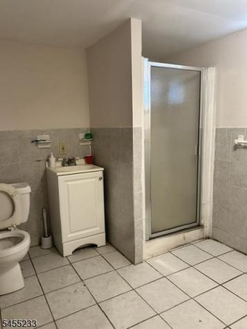 92 Burlington Avenue Paterson NJ 07502