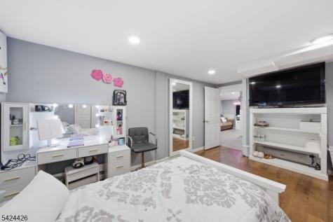 772 Harrell Avenue Woodbridge NJ 07095